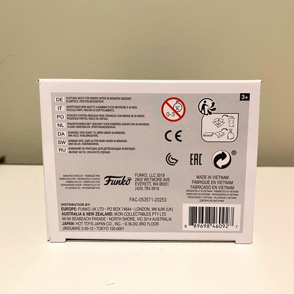 The Mandalorian Amazon Exclusive Chrome Funko Pop - Picture 5 of 6